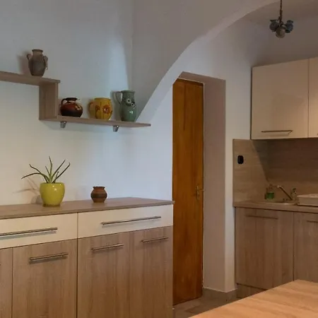 Flora Lelle Apartment Balatonlelle